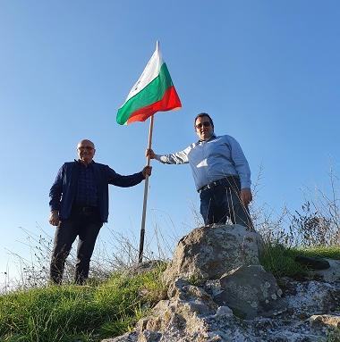 НФСБ издигна трибагреника над кулата, дала името на Бургас